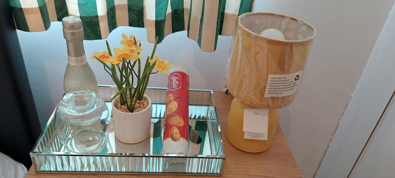 Farnworth Lizras B&B 외부 사진